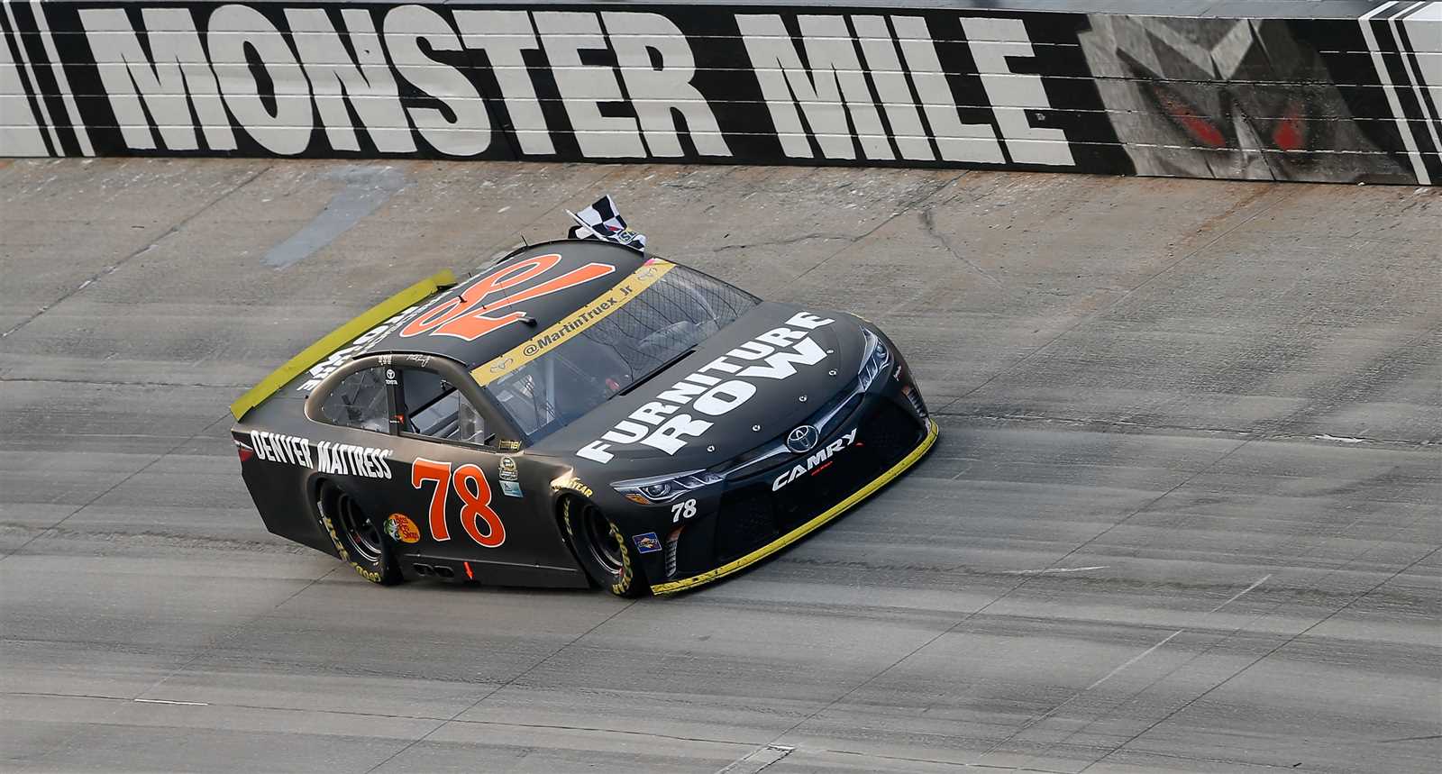 @nascarcasm recaps Dover Chase race in photos - Official Site Of NASCAR