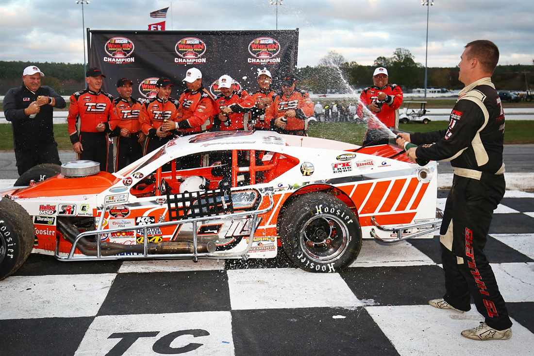 NASCAR Whelen Modified Tour at Thompson - Official Site Of NASCAR